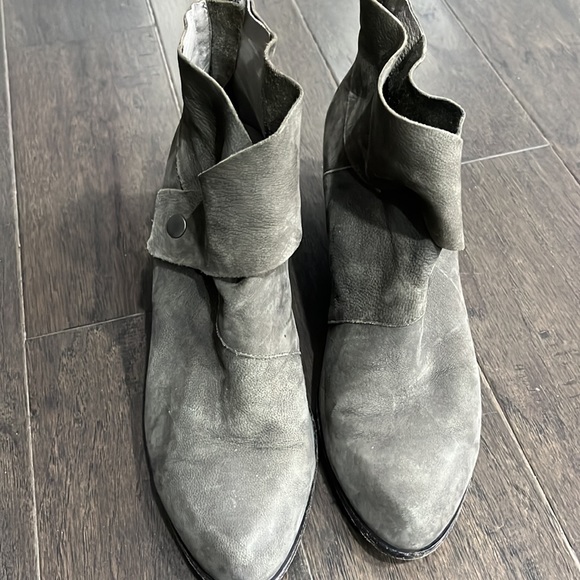 Eileen Fisher Suede Booties sz 9-1/2 - Picture 3 of 4